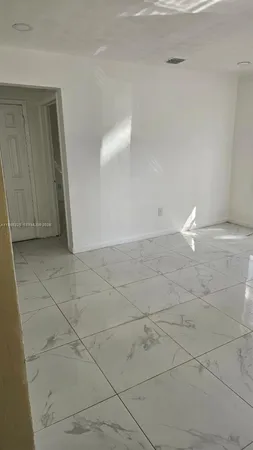 $2,300 | 573 Northwest 113th Street, Unit 573, Miami Shores, FL 33168
