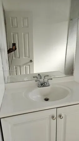 $2,300 | 573 Northwest 113th Street, Unit 573, Miami Shores, FL 33168