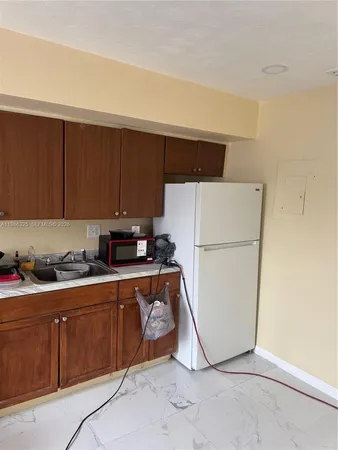 $2,400 | 573 Northwest 113th Street, Unit 573, Miami Shores, FL 33168