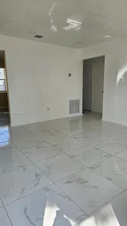 $2,300 | 573 Northwest 113th Street, Unit 573, Miami Shores, FL 33168