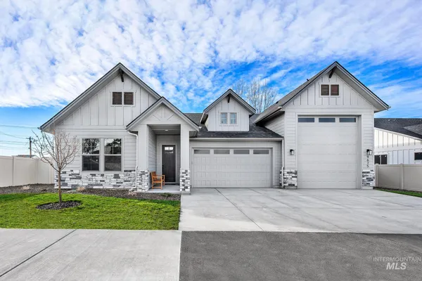 $634,900 | 9675 West Snow Wolf Lane, Star, ID 83669