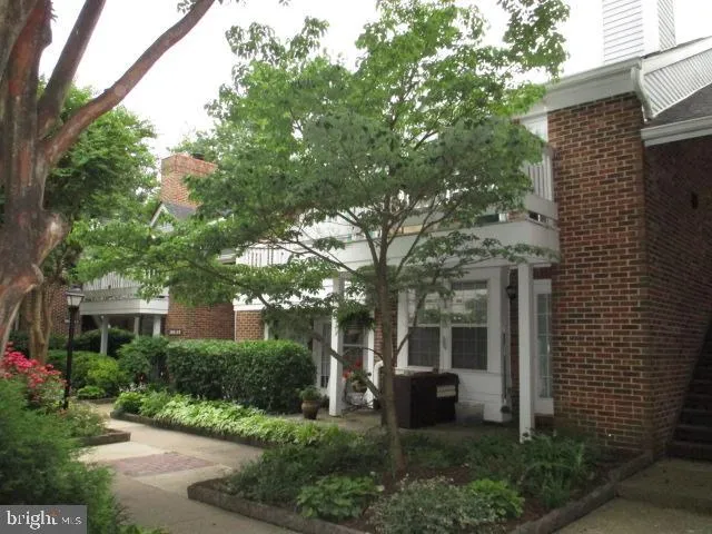 $2,100 | 2618 South Arlington Mill Drive, Unit 4, Arlington, VA 22206