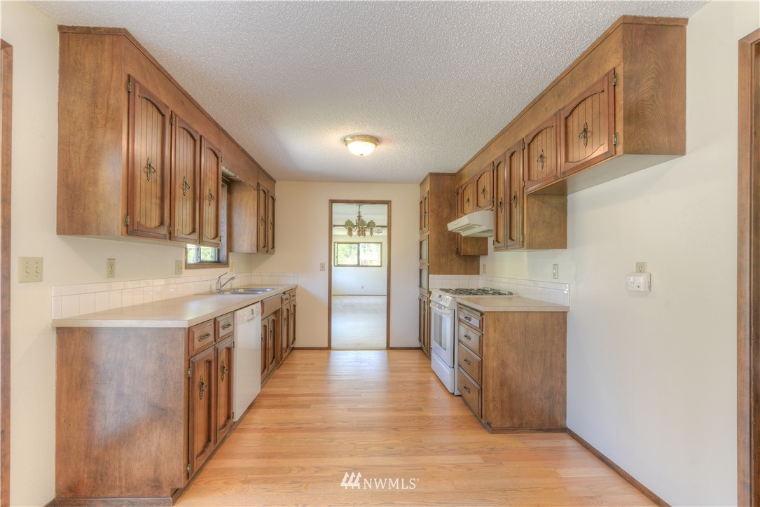 11209 Littlerock Road Southwest Olympia, WA 98512 - Photo 11 of 36 Gallery Image 11