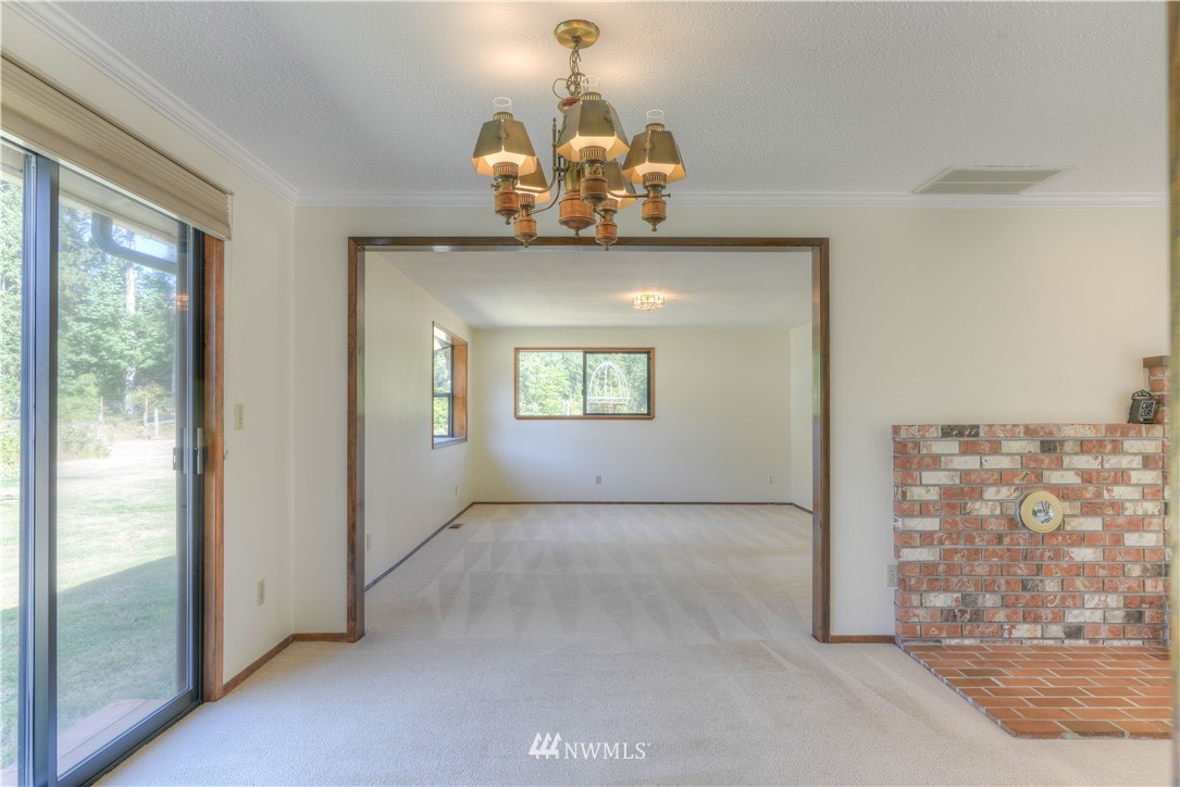 11209 Littlerock Road Southwest Olympia, WA 98512 - Photo 12 of 36 Gallery Image 12
