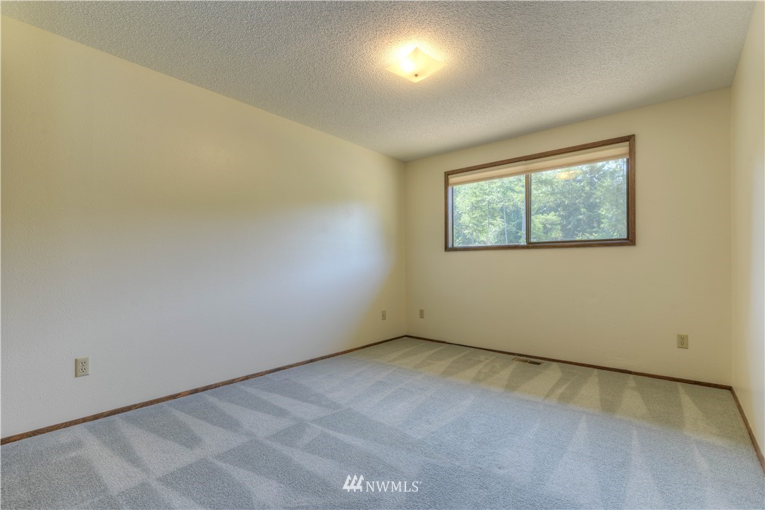 11209 Littlerock Road Southwest Olympia, WA 98512 - Photo 15 of 36 Gallery Image 15