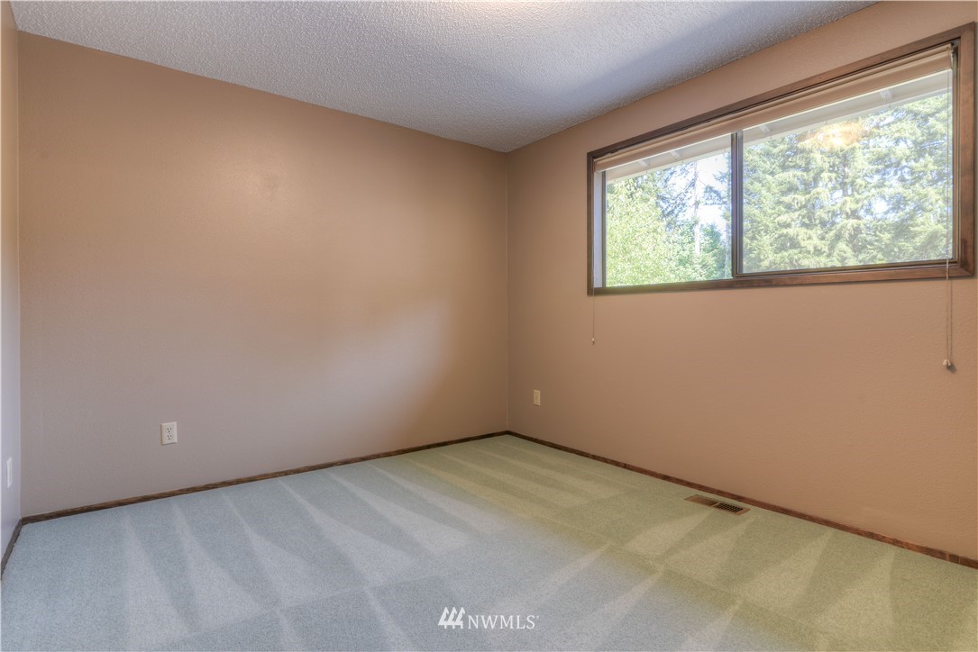 11209 Littlerock Road Southwest Olympia, WA 98512 - Photo 17 of 36 Gallery Image 17