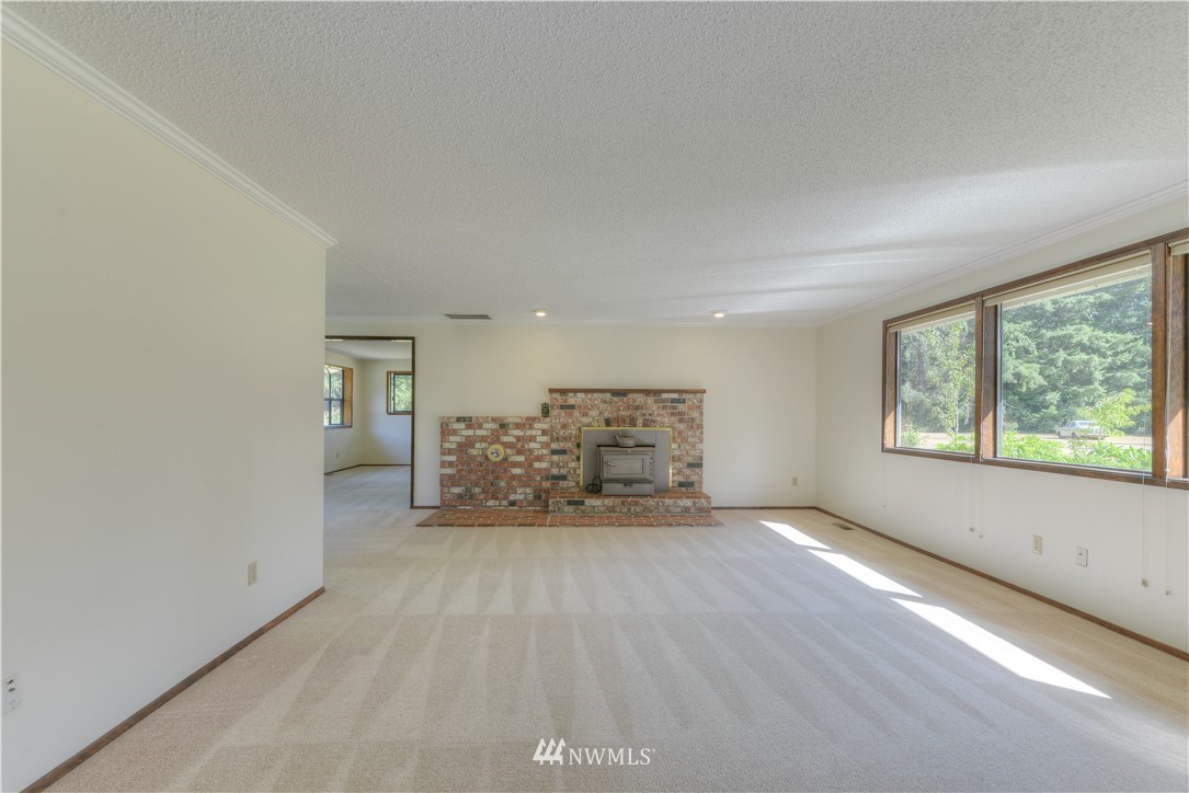 11209 Littlerock Road Southwest Olympia, WA 98512 - Photo 4 of 36 Gallery Image 4