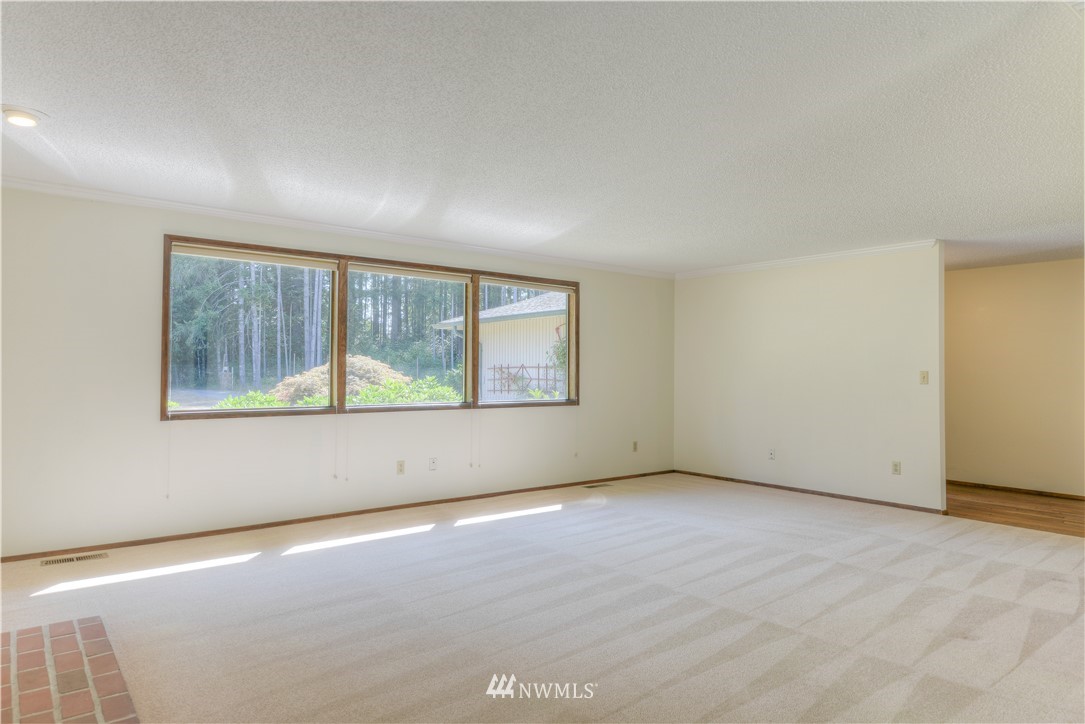 11209 Littlerock Road Southwest Olympia, WA 98512 - Photo 5 of 36 Gallery Image 5