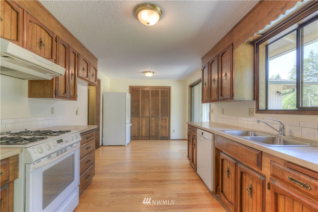 11209 Littlerock Road Southwest Olympia, WA 98512 - Photo 6 of 36 Gallery Image 6