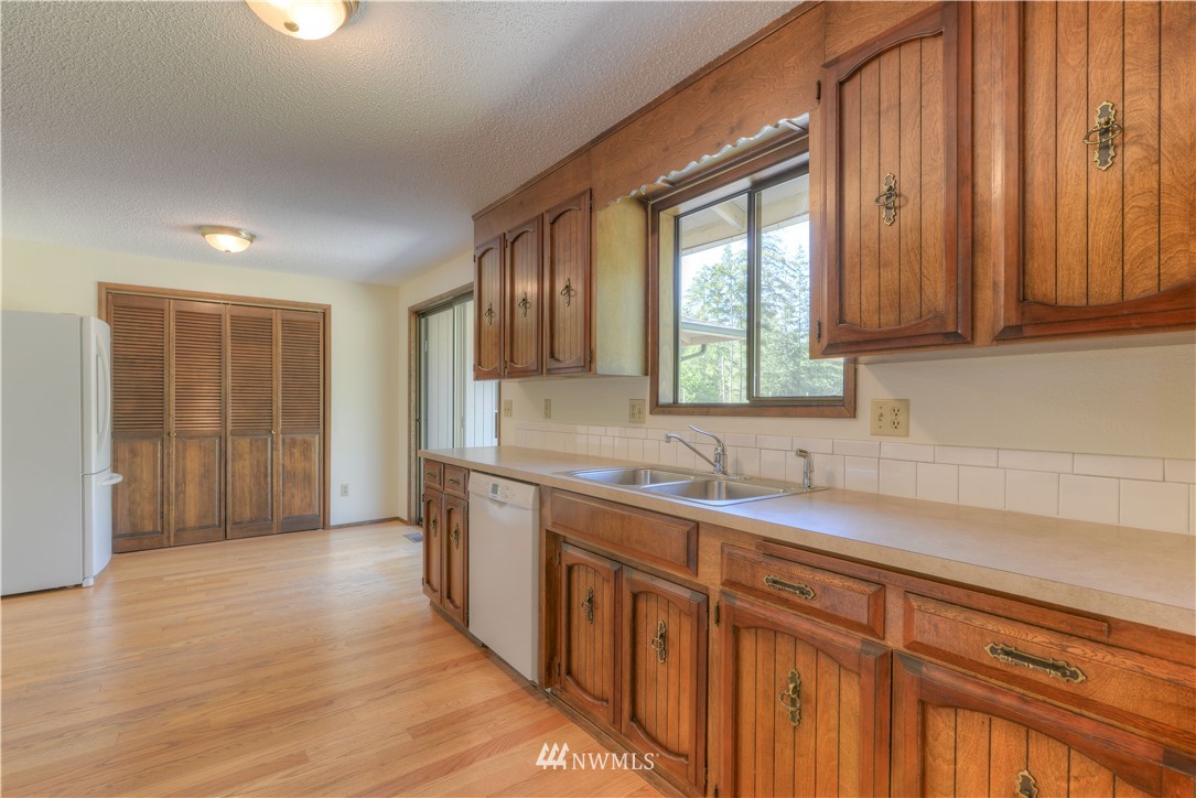 11209 Littlerock Road Southwest Olympia, WA 98512 - Photo 7 of 36 Gallery Image 7