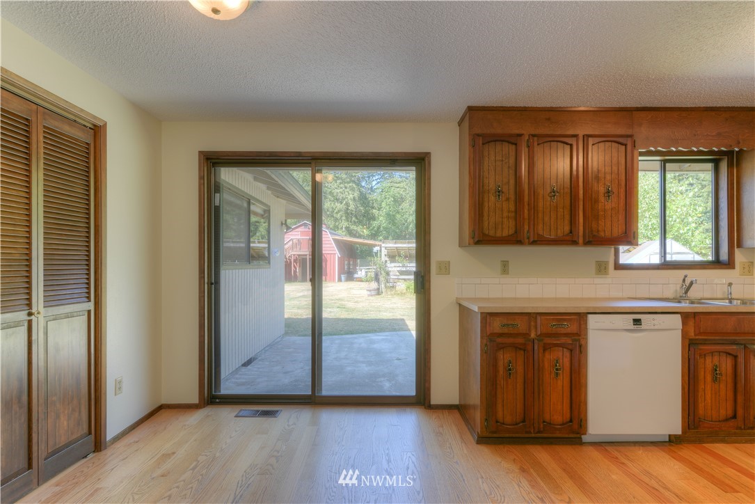 11209 Littlerock Road Southwest Olympia, WA 98512 - Photo 9 of 36 Gallery Image 9