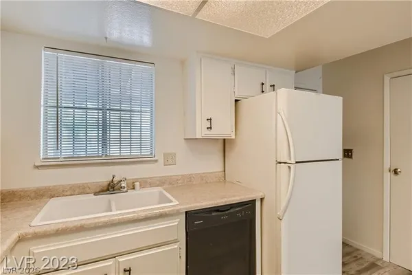 $1,375 | 5957 Vegas Drive, Las Vegas, NV 89108