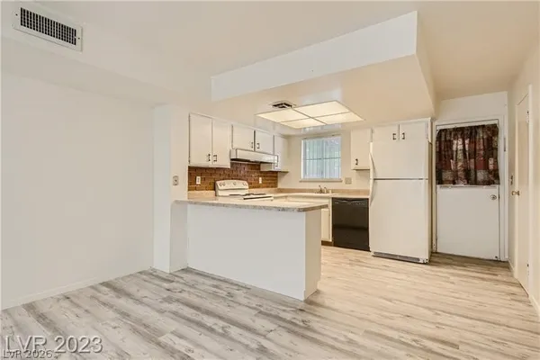 $1,375 | 5957 Vegas Drive, Las Vegas, NV 89108