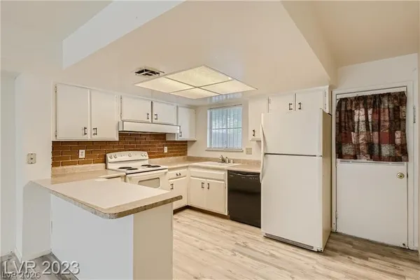 $1,375 | 5957 Vegas Drive, Las Vegas, NV 89108