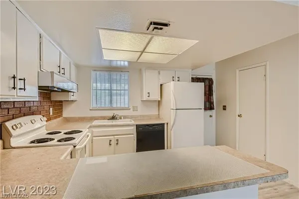 $1,375 | 5957 Vegas Drive, Las Vegas, NV 89108