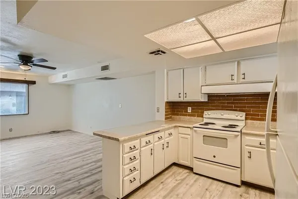 $1,375 | 5957 Vegas Drive, Las Vegas, NV 89108