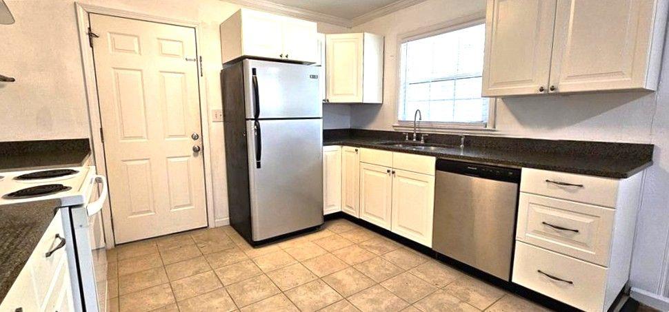 2833 Rockcliff Road Southeast Atlanta, GA 30316 - Photo 4 of 18