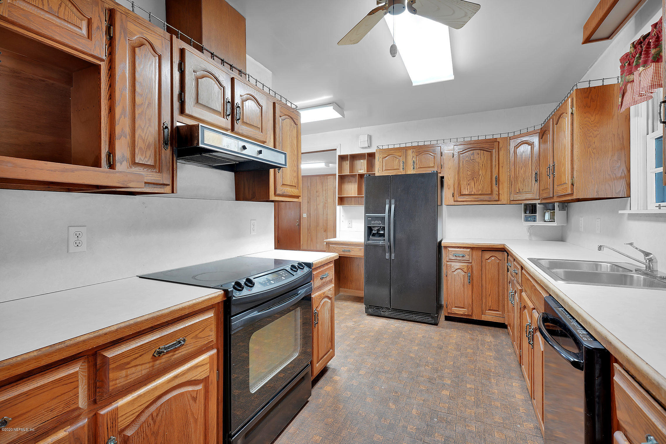 8300 Hogan Road Jacksonville, FL 32216 - Photo 13 of 61 Counters for days