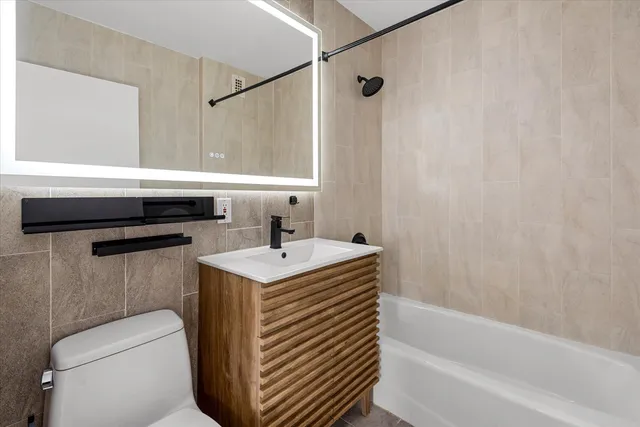 $1,490,000 | 1601 3rd Avenue, Unit 23K | Upper East Side