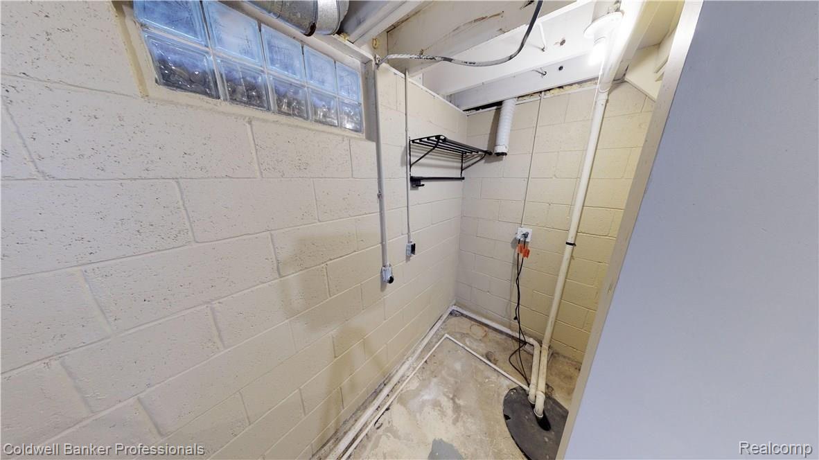 5214 Drayton Road Clarkston, MI 48346 - Photo 25 of 31 Sump pump view.jpg
