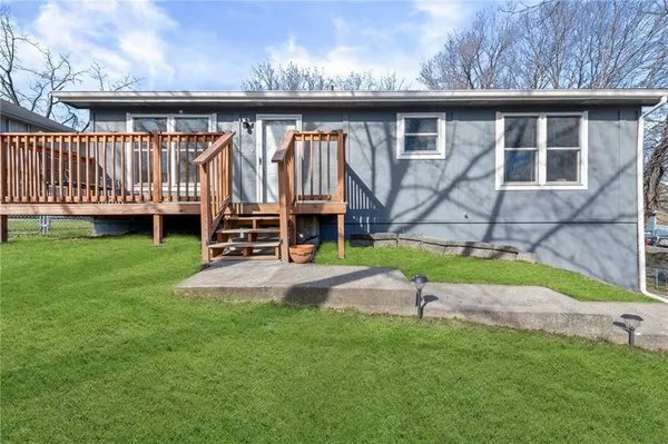 $199,950 | 1516 2nd Avenue, Leavenworth, KS 66048