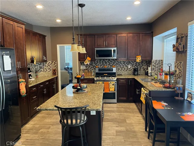 $960,000 | 2621 Grove Avenue, Corona, CA 92882