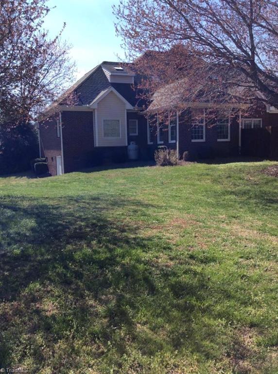 5903 Beckenham Way Oak Ridge, NC 27310 - Photo 4 of 30