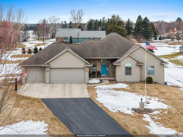 $549,900 | 3405 Hawk Ridge Trail, Green Bay, WI 54313