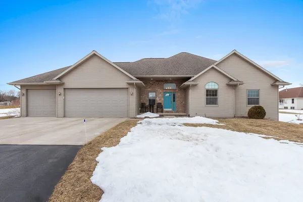 $549,900 | 3405 Hawk Ridge Trail, Green Bay, WI 54313