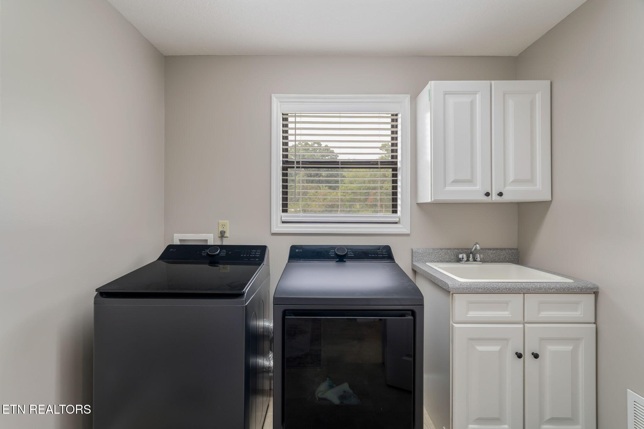 4853 Shady Road Strawberry Plains, TN 37871 - Photo 14 of 30 Laundry Room