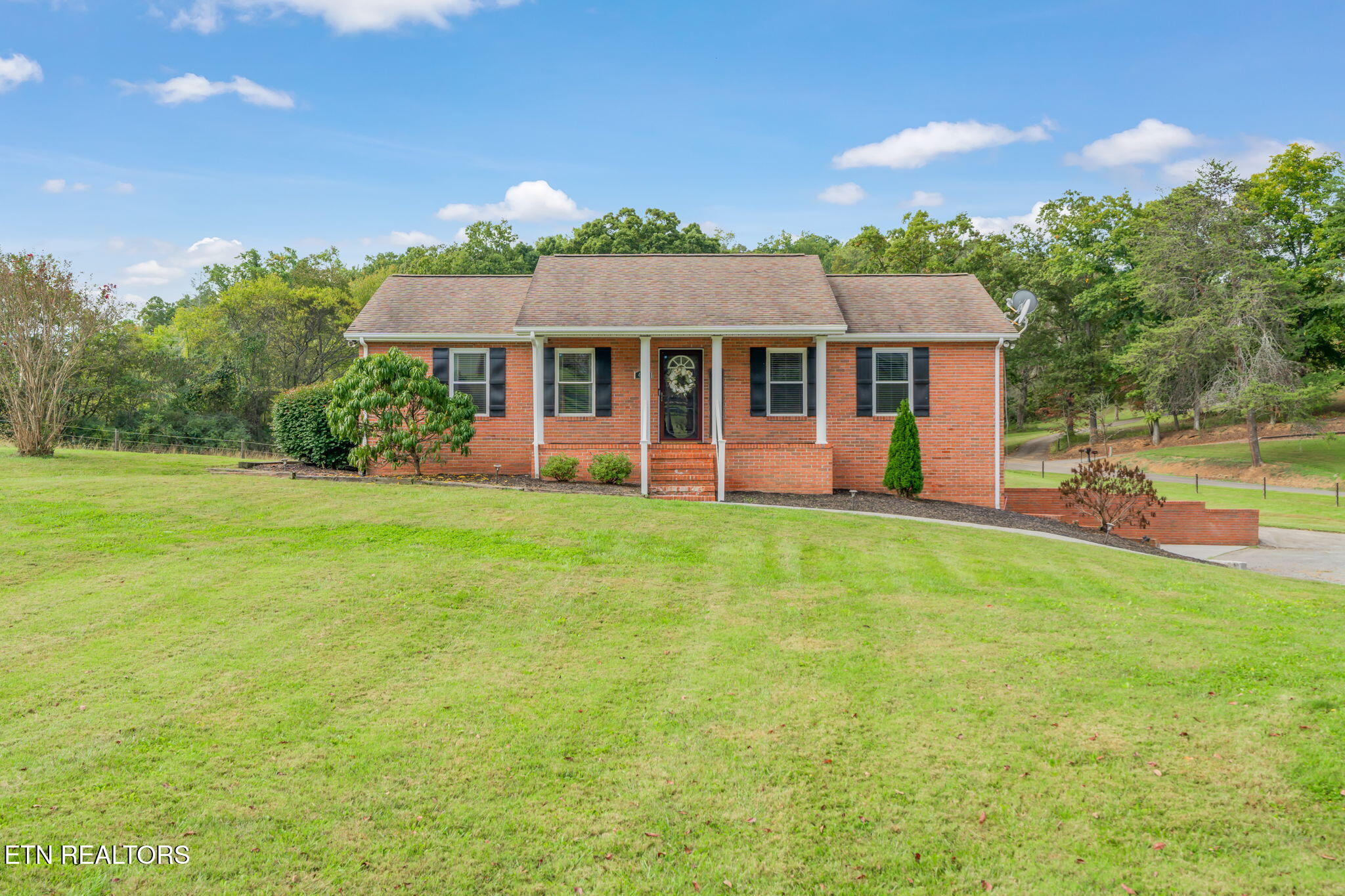 4853 Shady Road Strawberry Plains, TN 37871 - Photo 3 of 30 4853 Shady RD