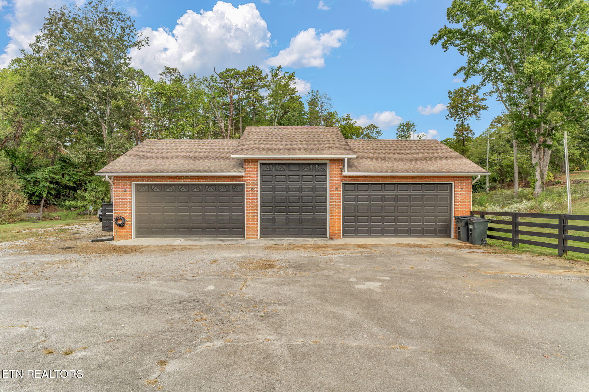 4853 Shady Road Strawberry Plains, TN 37871 - Photo 4 of 30 5 car Garage/Workshop