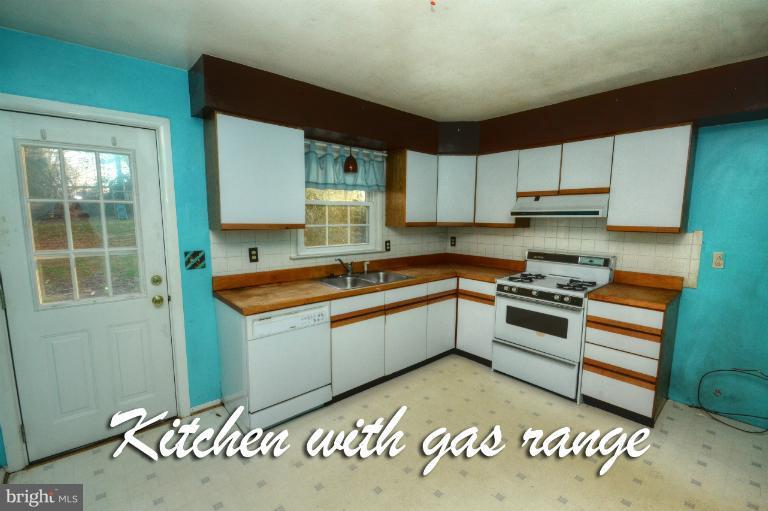 19 Colonial Road Bel Air, MD 21014 - Photo 2 of 30 Kitchen