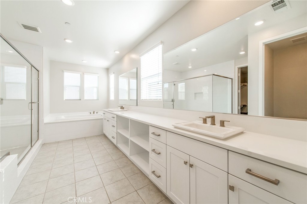 631 Cardona Lake Forest, CA 92630 - Photo 22 of 38