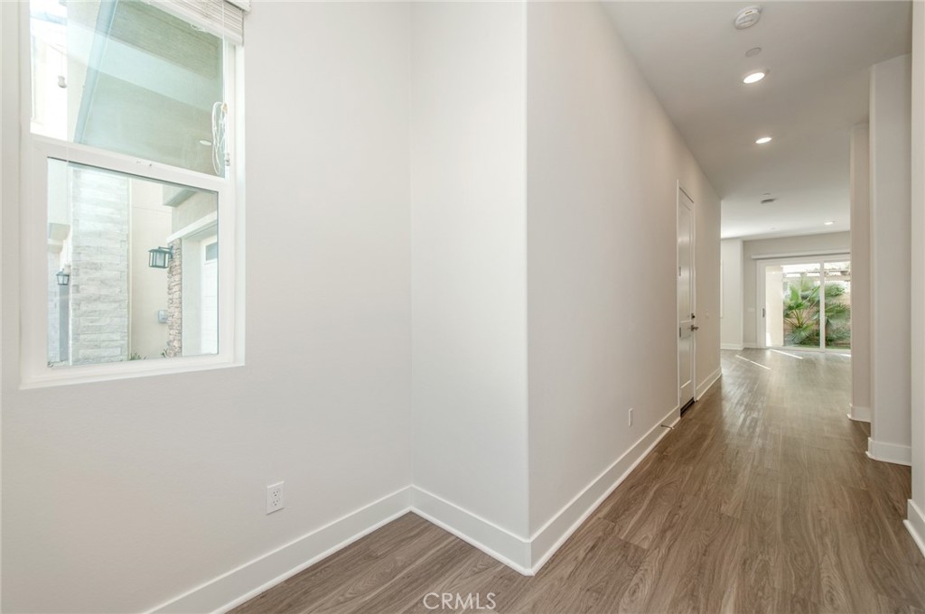 631 Cardona Lake Forest, CA 92630 - Photo 4 of 38