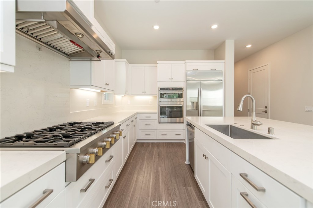 631 Cardona Lake Forest, CA 92630 - Photo 6 of 38