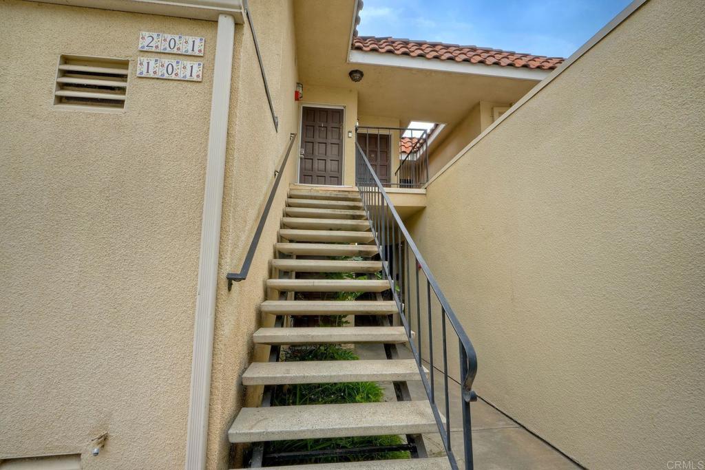 2251 Altisma Way, Unit 202 Carlsbad, CA 92009 - Photo 5 of 35 a view of entryway