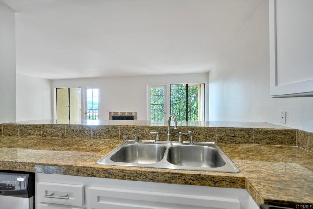 2251 Altisma Way, Unit 202 Carlsbad, CA 92009 - Photo 10 of 35