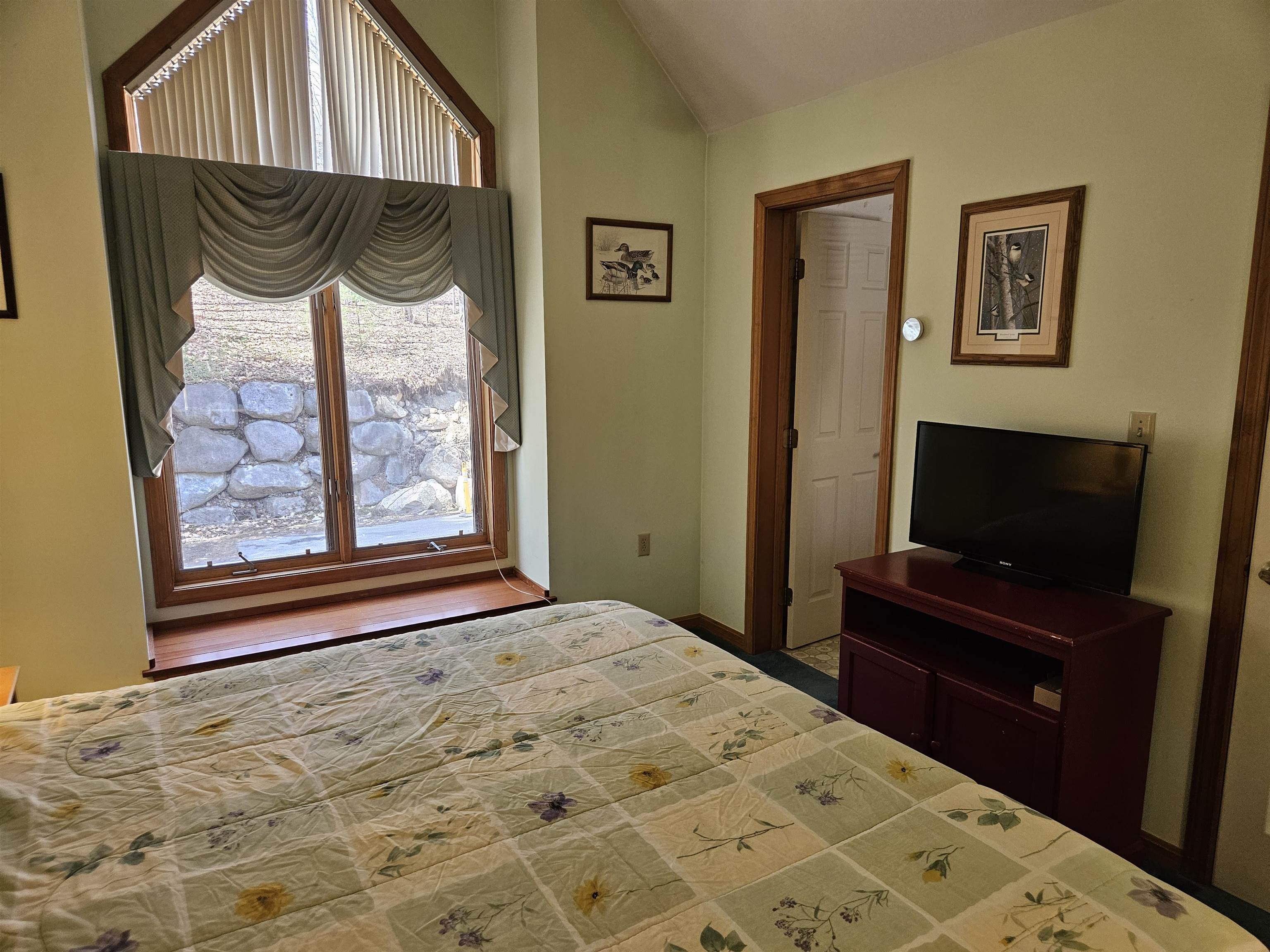 131 Forest Ridge Drive, Unit 4 Lincoln, NH 03251 - Photo 22 of 42