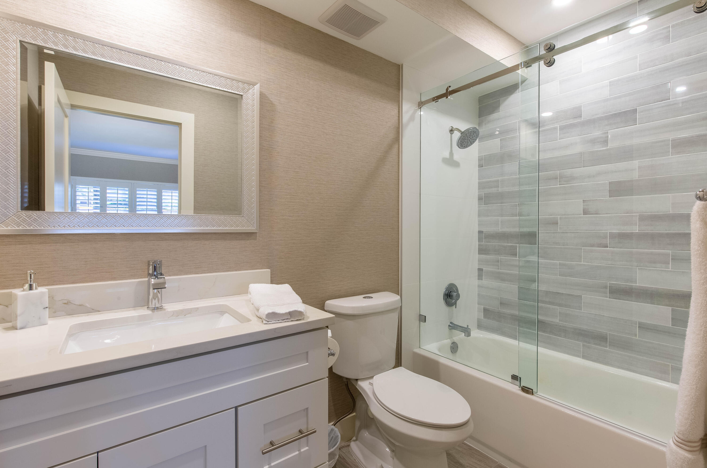 13329 Polo Club Road, Unit A 103 Wellington, FL 33414 - Photo 12 of 15 guest bath