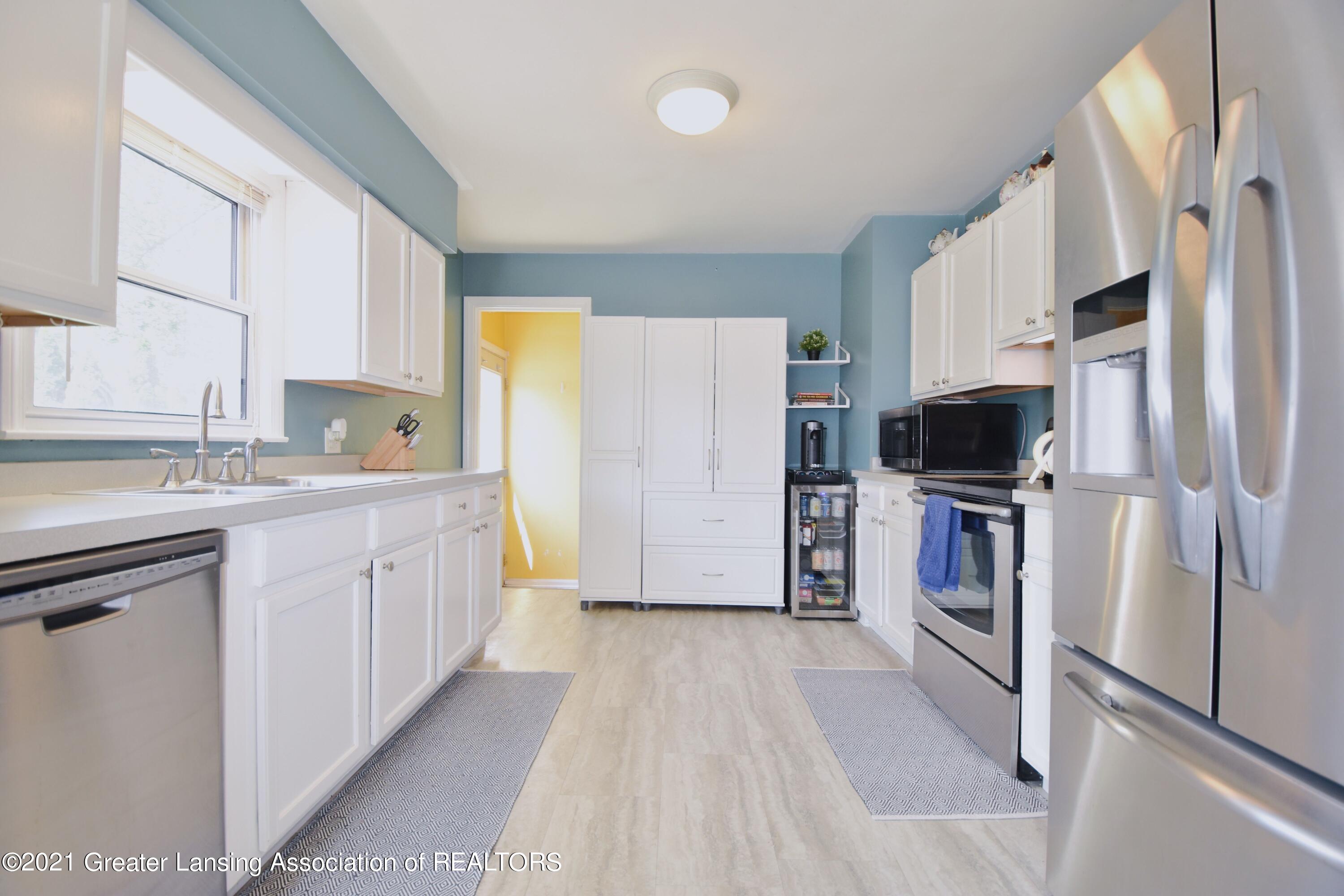 606 Stoner Road Lansing, MI 48917 - Photo 6 of 30 23