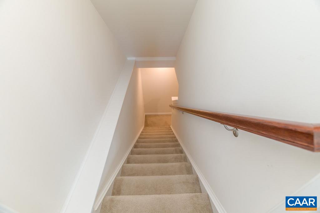 258 Larchmont Circle Ruckersville, VA 22968 - Photo 26 of 40 a view of entryway