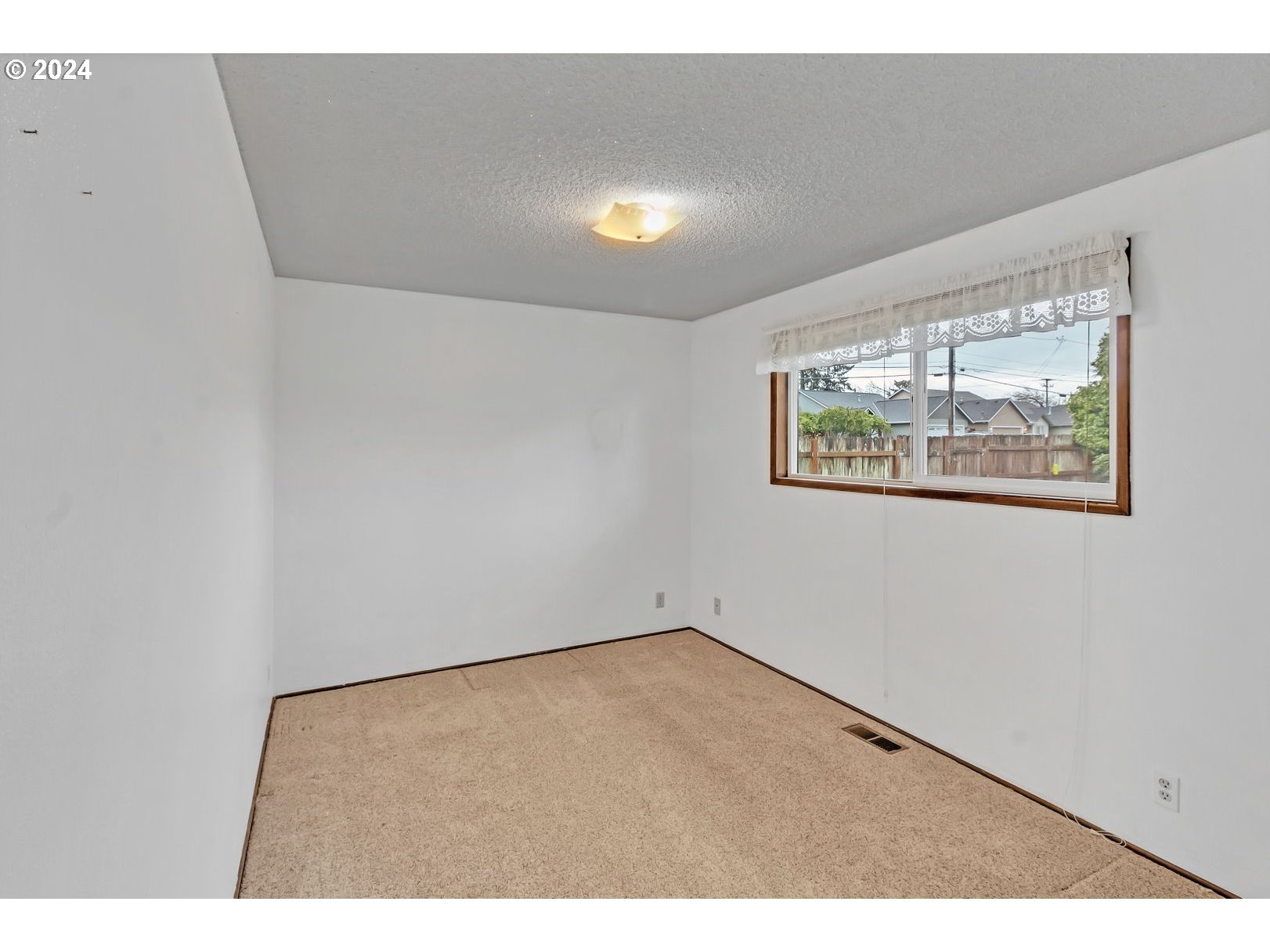 2510 20th Street Springfield, OR 97477 - Photo 15 of 21 a view of an empty room