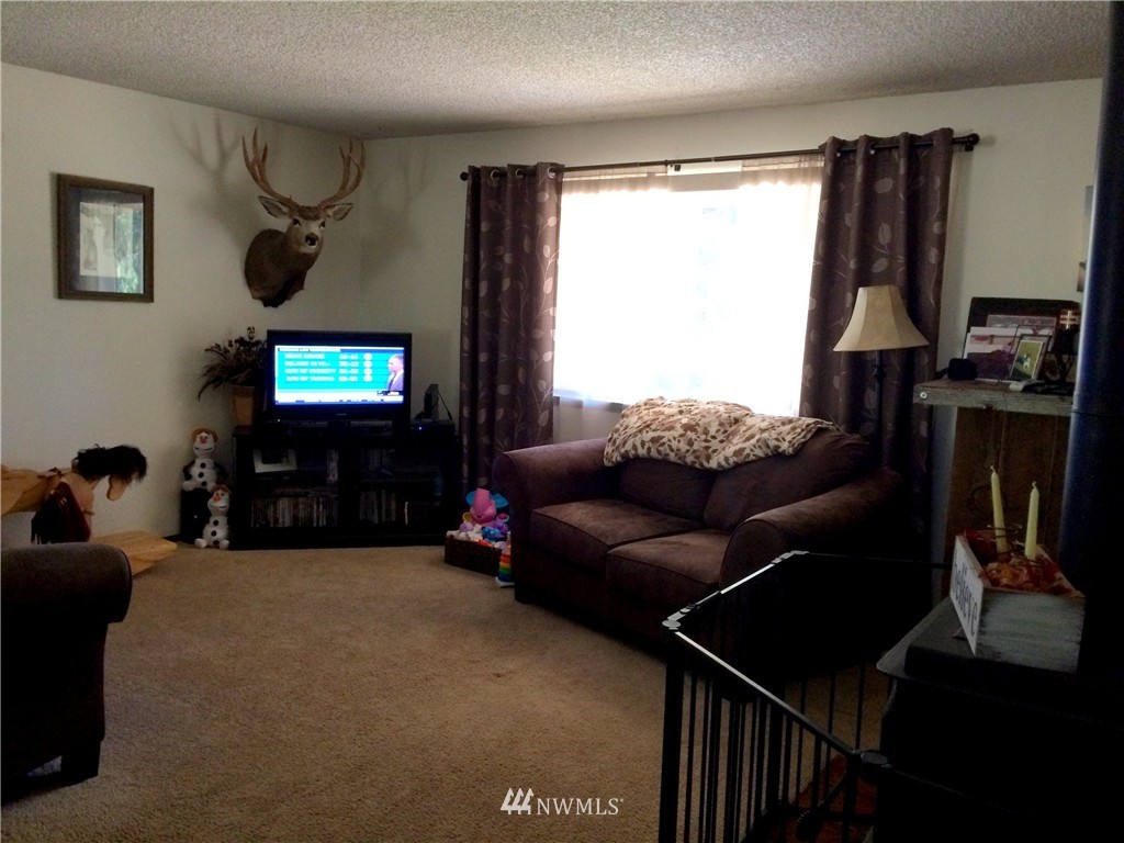 16534 Parrish Road Southwest Olympia, WA 98512 - Photo 5 of 18