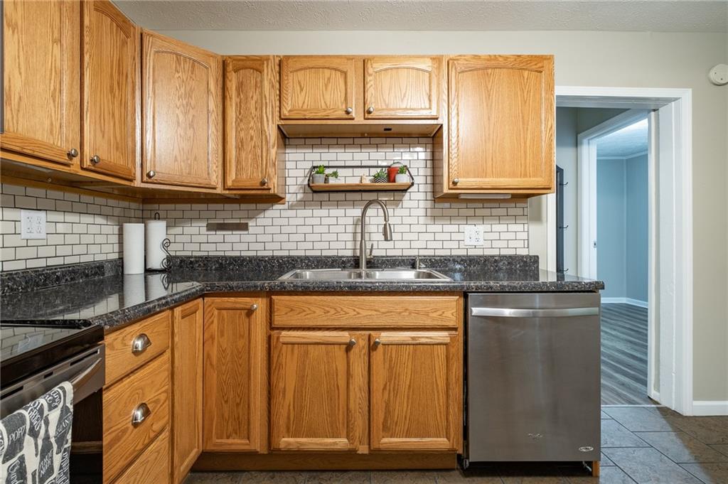 645 Maple Street Columbus, IN 47201 - Photo 13 of 30 Gallery Image 13