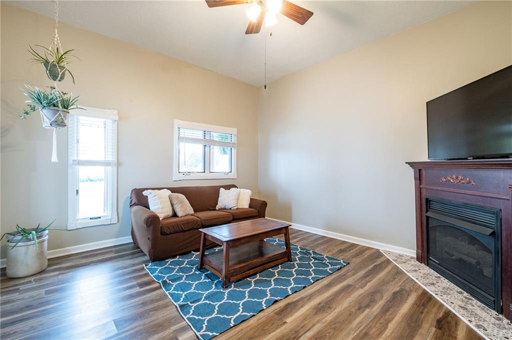 645 Maple Street Columbus, IN 47201 - Photo 6 of 30 Gallery Image 6