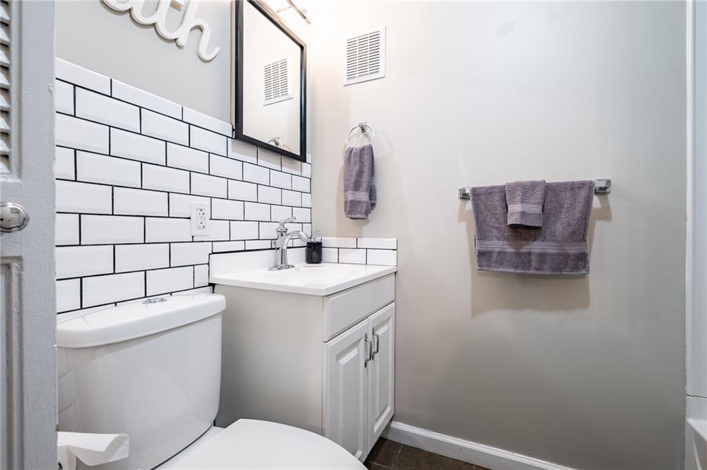 645 Maple Street Columbus, IN 47201 - Photo 7 of 30 Gallery Image 7