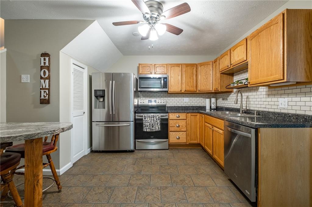 645 Maple Street Columbus, IN 47201 - Photo 10 of 30 Gallery Image 10