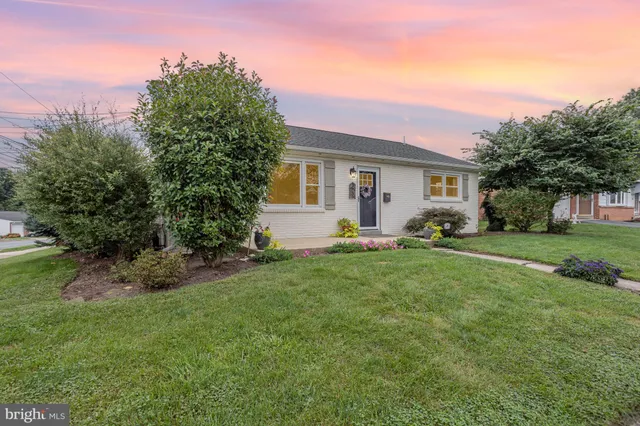 $385,000 | 129 Forney Drive, Lititz, PA 17543