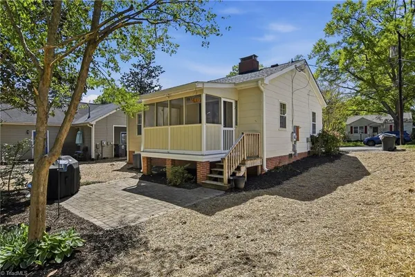 $1,400 | 1008 Cleburne Street, Greensboro, NC 27408